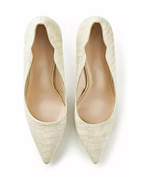 Freemans Nude Croc Court Shoes