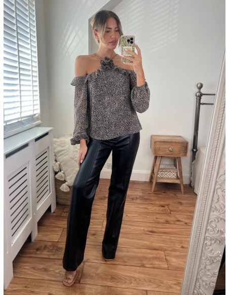 Stylecheat Fern Cold Shoulder Corsage Blouse